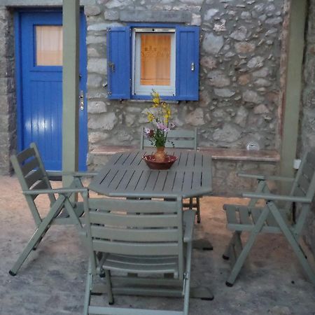 To Petradi Apartment Avgonima Екстериор снимка