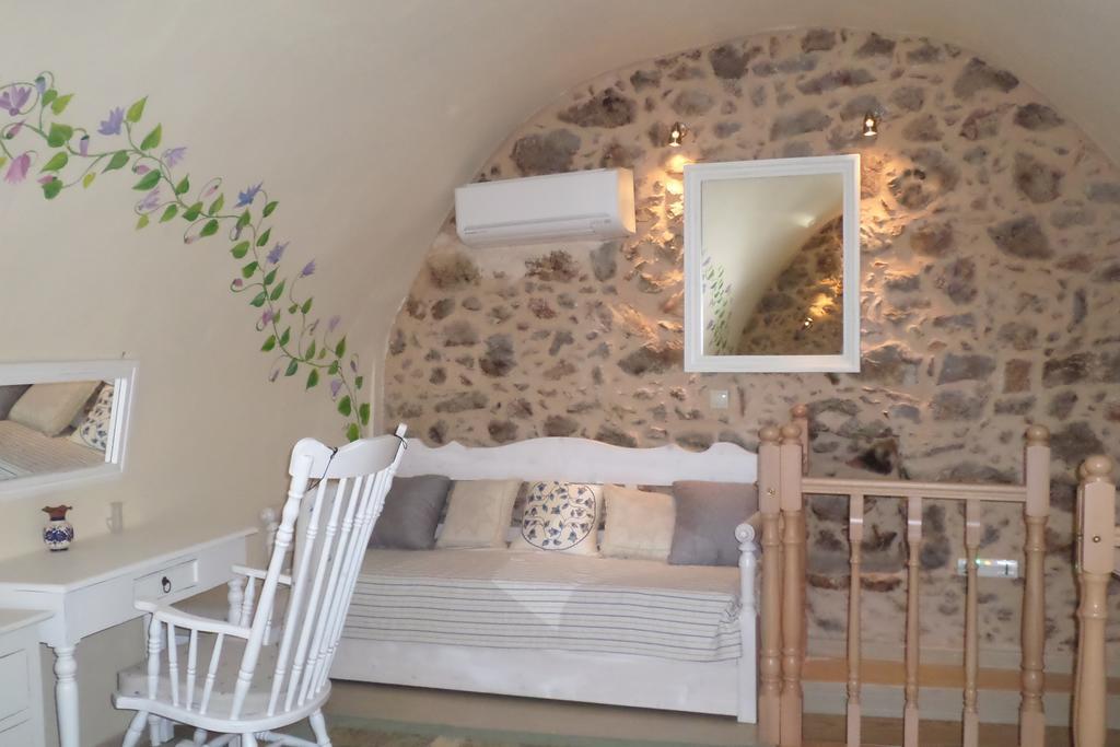 To Petradi Apartment Avgonima Стая снимка